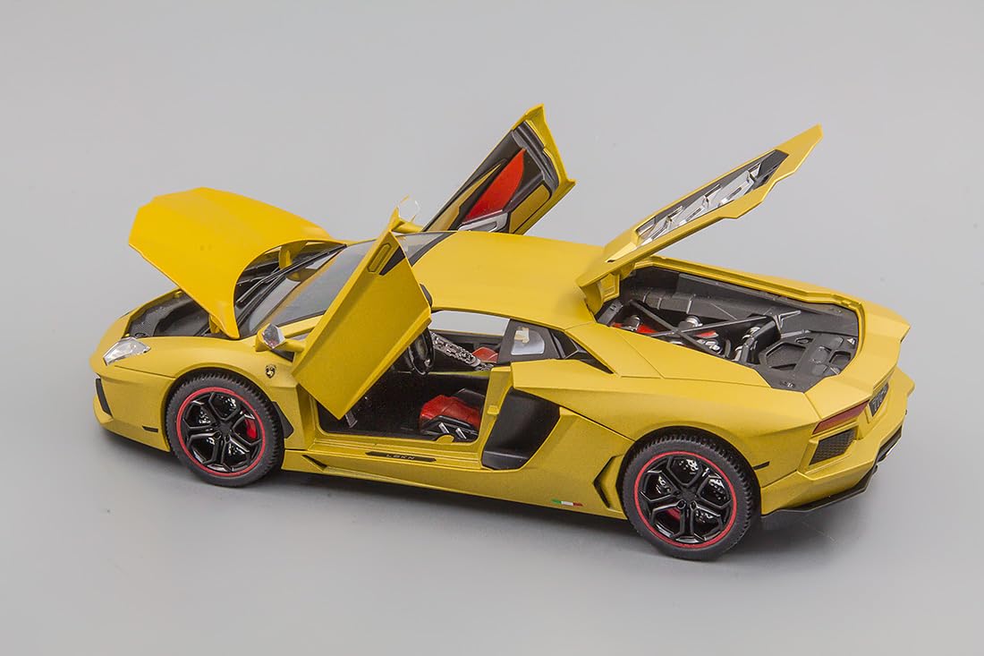 CHE ZHI 1:24 - Lamborghini 770-4 Sports Car Model, Diecast Pull Back Car Toy car, Doors Open, Light and Sound, Boys Toys Kids Adults Gifts, YELLOW